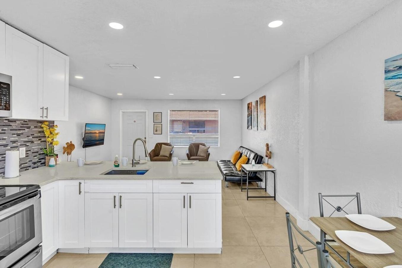 New Stylish 2 Bdrm Mins To Beach & Aventura Mall Hallandale Beach Exterior foto