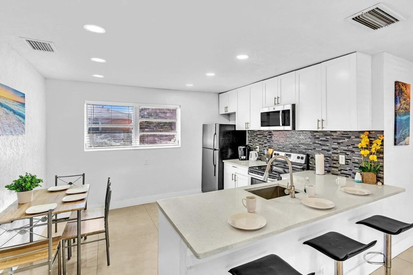 New Stylish 2 Bdrm Mins To Beach & Aventura Mall Hallandale Beach Exterior foto