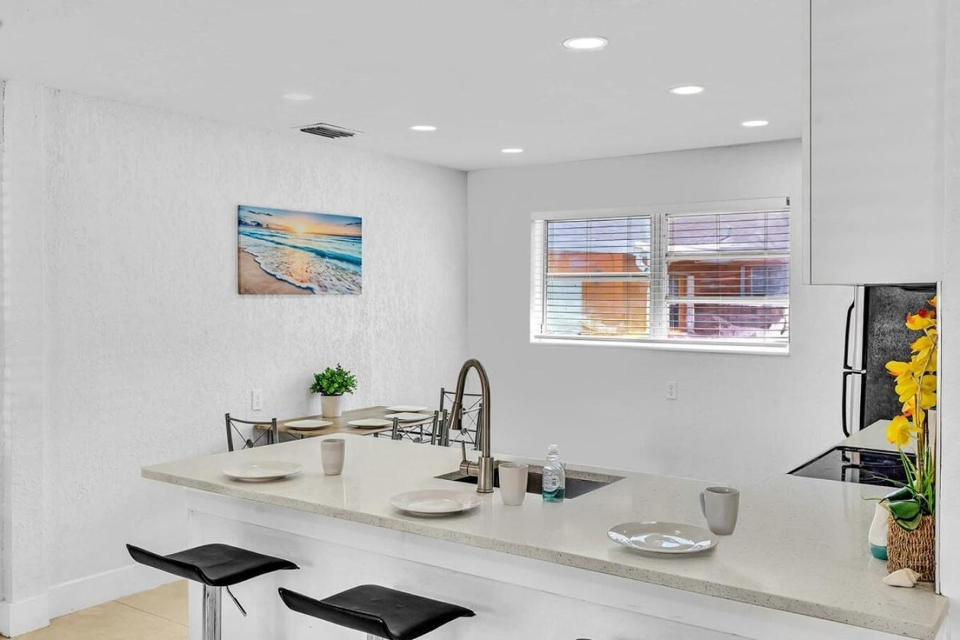 New Stylish 2 Bdrm Mins To Beach & Aventura Mall Hallandale Beach Exterior foto