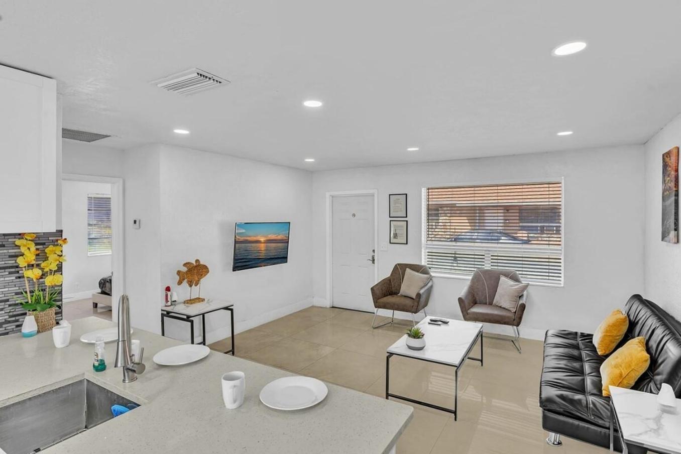 New Stylish 2 Bdrm Mins To Beach & Aventura Mall Hallandale Beach Exterior foto