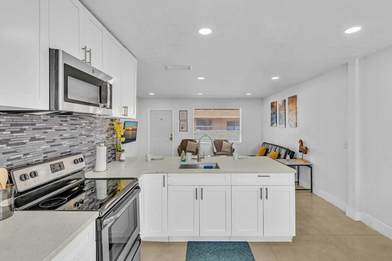 New Stylish 2 Bdrm Mins To Beach & Aventura Mall Hallandale Beach Exterior foto