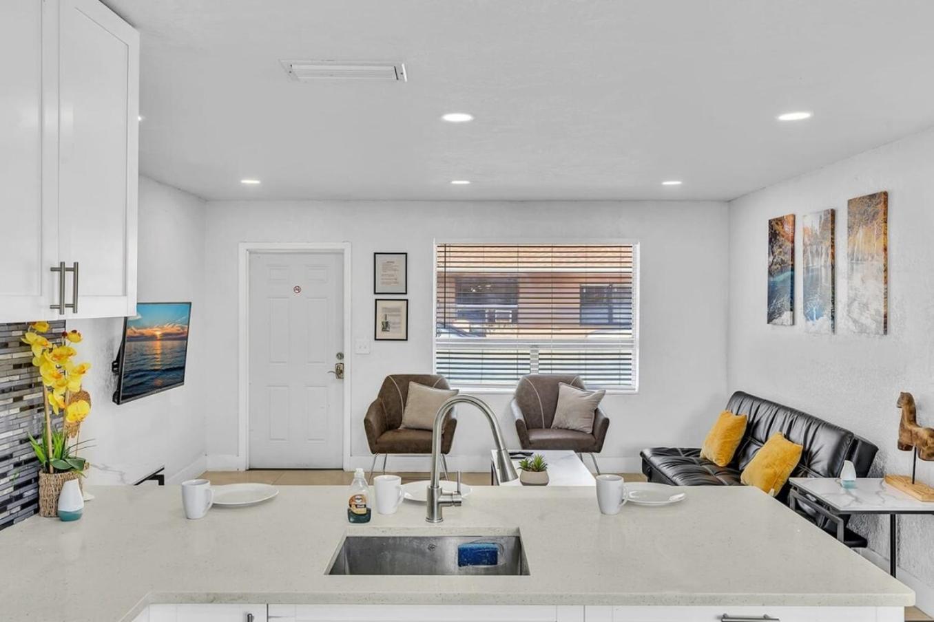 New Stylish 2 Bdrm Mins To Beach & Aventura Mall Hallandale Beach Exterior foto