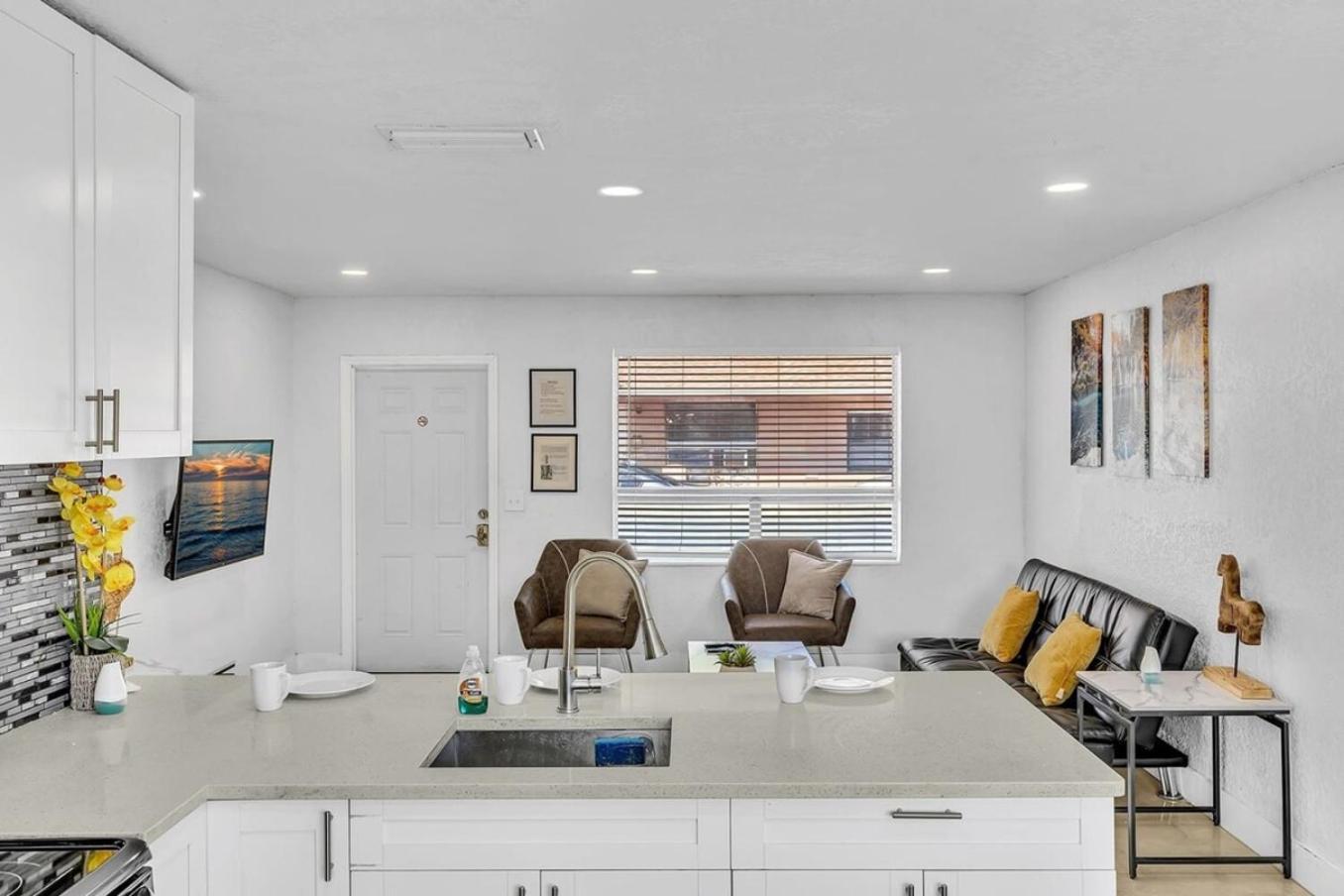 New Stylish 2 Bdrm Mins To Beach & Aventura Mall Hallandale Beach Exterior foto